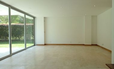 Casa en arriendo en Alto de Palmas, Envigado