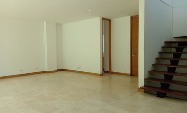 Casa en arriendo en Alto de Palmas, Envigado