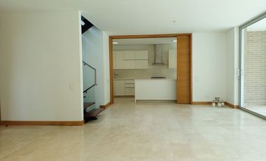 Casa en arriendo en Alto de Palmas, Envigado