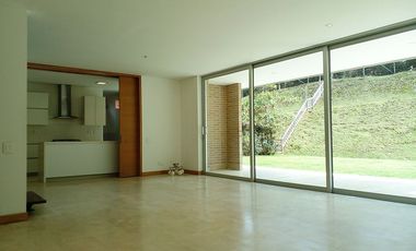 Casa en arriendo en Alto de Palmas, Envigado
