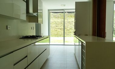 Casa en arriendo en Alto de Palmas, Envigado
