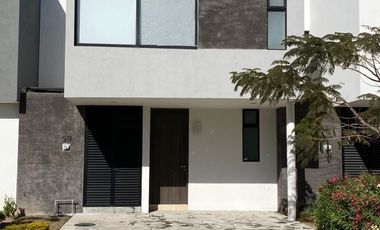 Casa en Renta en Santillana, Solares