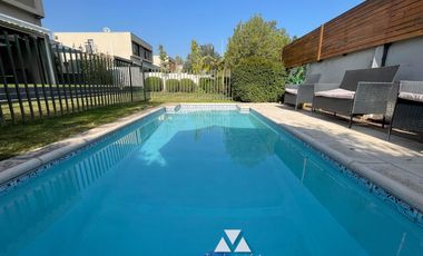 Imperdible Venta Moderna casa en Piedra Roja Chicureo, 4 dormitorios, 4 baños mas servicios