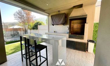 Imperdible Venta Moderna casa en Piedra Roja Chicureo, 4 dormitorios, 4 baños mas servicios