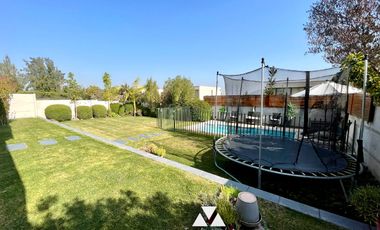 Imperdible Venta Moderna casa en Piedra Roja Chicureo, 4 dormitorios, 4 baños mas servicios