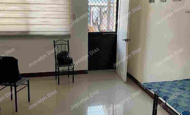 Inner Unit with 2 Bedrooms and 1 T&B