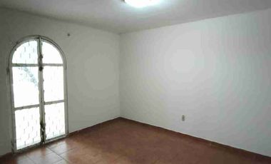 casa en RENTA avenida VENTURA PUENTE