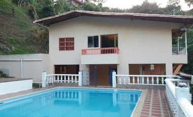 FINCA DE RECREO FAVORABLE A MEDIA HORA DESDE MEDELLIN ANTIOQUIA COLOMBIA.