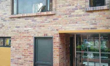 SE VENDE CASA EN EXCELENTE UBICACIÓN EN FUSAGASUGA
