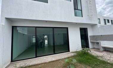 casa nueva en venta fraccionamiento Catara con terreno amplio