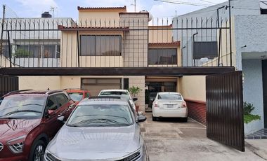 CASA MUY FUNCIONAL Y UBICADISIMA, EN PERFECTO ESTADO