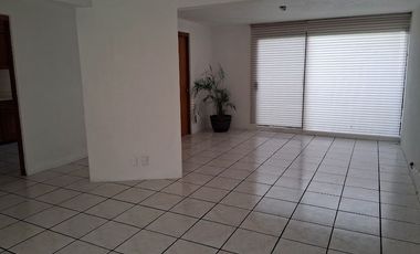 CASA MUY FUNCIONAL Y UBICADISIMA, EN PERFECTO ESTADO