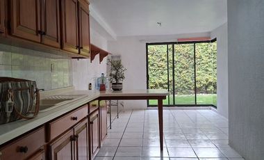 CASA MUY FUNCIONAL Y UBICADISIMA, EN PERFECTO ESTADO