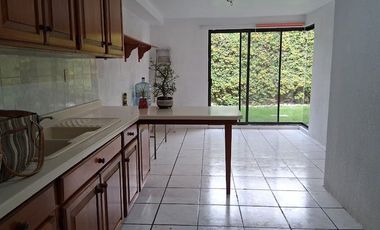 CASA MUY FUNCIONAL Y UBICADISIMA, EN PERFECTO ESTADO