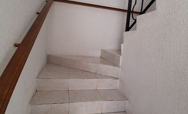 CASA MUY FUNCIONAL Y UBICADISIMA, EN PERFECTO ESTADO