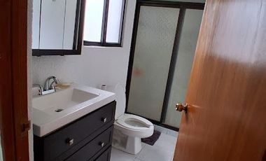 CASA MUY FUNCIONAL Y UBICADISIMA, EN PERFECTO ESTADO