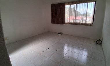 CASA MUY FUNCIONAL Y UBICADISIMA, EN PERFECTO ESTADO