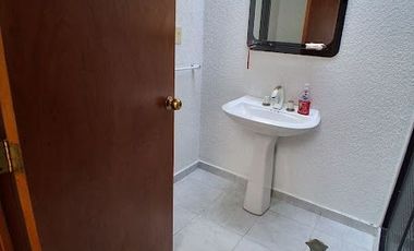CASA MUY FUNCIONAL Y UBICADISIMA, EN PERFECTO ESTADO