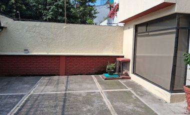 CASA MUY FUNCIONAL Y UBICADISIMA, EN PERFECTO ESTADO