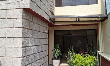 CASA MUY FUNCIONAL Y UBICADISIMA, EN PERFECTO ESTADO