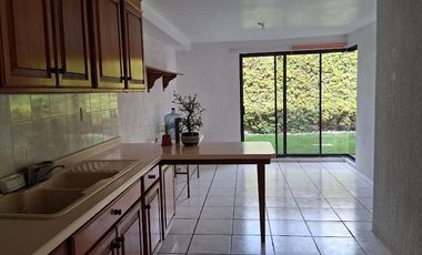 CASA MUY FUNCIONAL Y UBICADISIMA, EN PERFECTO ESTADO