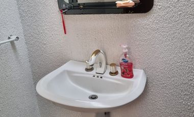 CASA MUY FUNCIONAL Y UBICADISIMA, EN PERFECTO ESTADO