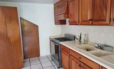CASA MUY FUNCIONAL Y UBICADISIMA, EN PERFECTO ESTADO