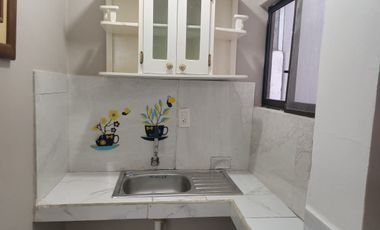 Suite amoblada de alquiler en la Urbanización La Joya, 1 parqueo.