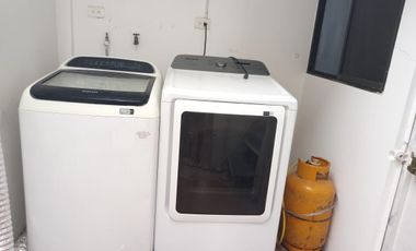 Suite amoblada de alquiler en la Urbanización La Joya, 1 parqueo.