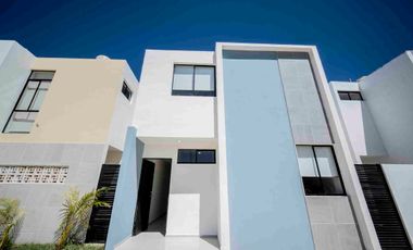 Casa en venta con Recámara en Planta Baja en Caucel