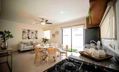 Casa en venta con Recámara en Planta Baja en Caucel