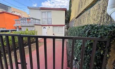 Se Vende Casa Duplex en Viveros de La Loma