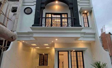 Jual Rumah Classic Modern Plus RoofTop Di Kavling DKI Jagakarsa