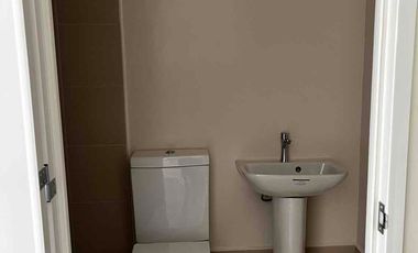 FOR RENT – STUDIO @ BERKELEY SUITES, SOUTH FORBES/NUVALI