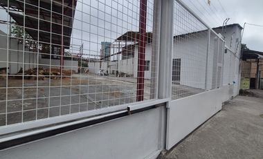 Terreno en Alquiler en el Norte de Guayaquil,  Cerca Ceibos, 1 Oficina,  2 Baños.