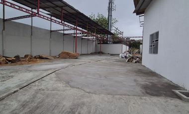 Terreno en Alquiler en el Norte de Guayaquil,  Cerca Ceibos, 1 Oficina,  2 Baños.