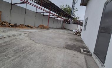 Terreno en Alquiler en el Norte de Guayaquil,  Cerca Ceibos, 1 Oficina,  2 Baños.