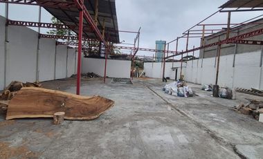 Terreno en Alquiler en el Norte de Guayaquil,  Cerca Ceibos, 1 Oficina,  2 Baños.