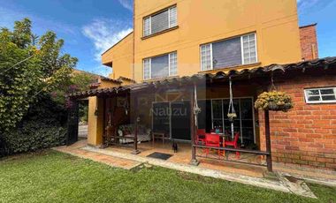 Casa Unifamiliar en urbanización cerrada