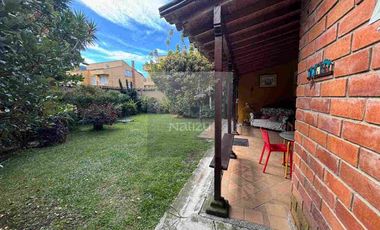 Casa Unifamiliar en urbanización cerrada