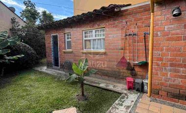 Casa Unifamiliar en urbanización cerrada