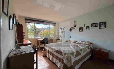 Casa Unifamiliar en urbanización cerrada