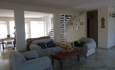 VENTA DE CASA A PRECIO DE TERRENO EN SAN MIGUEL...