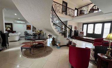 Alquilo o Vendo Casa Santa Cecilia 4 dormitorios y piscina, sin amoblar