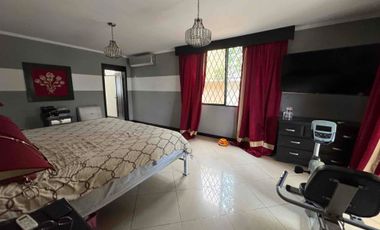 Alquilo o Vendo Casa Santa Cecilia 4 dormitorios y piscina, sin amoblar