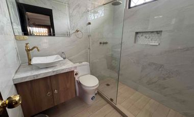 Alquilo o Vendo Casa Santa Cecilia 4 dormitorios y piscina, sin amoblar