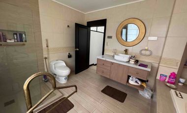 Alquilo o Vendo Casa Santa Cecilia 4 dormitorios y piscina, sin amoblar