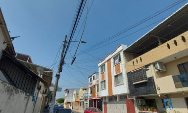 Alquiler de departamento en Alborada cerca al Mi comisariato