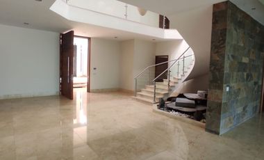 RENTA DE CASA EN VILLAS DEL CAMPESTRE CON ALBERCA