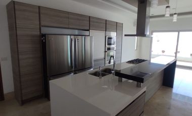 RENTA DE CASA EN VILLAS DEL CAMPESTRE CON ALBERCA